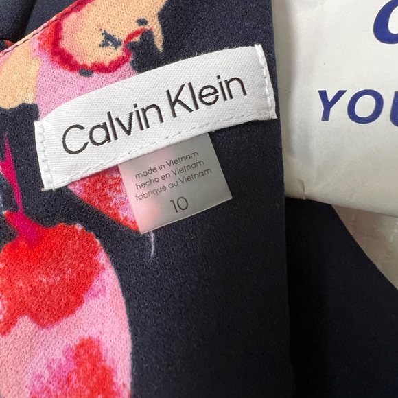 Women's Short Sleeve Floral Printed Scuba Crepe Fit and Flare Dress - Picture 9 of 9